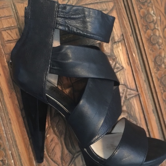 Michael Kors Black Leather Heels. HBIC! - Picture 4 of 6